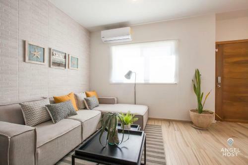 New Residential Area Private Patio And Parking Plus Pool Onsite