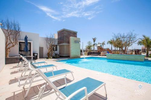New Residential Area Private Patio And Parking Plus Pool Onsite