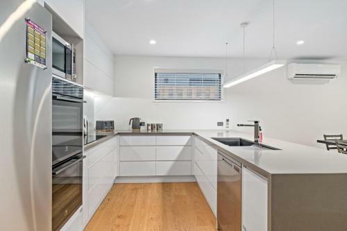 Bridesdale Views - Lake Hayes Holiday Home