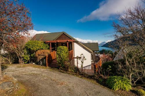 Earlybird Lodge - Queenstown Holiday Home