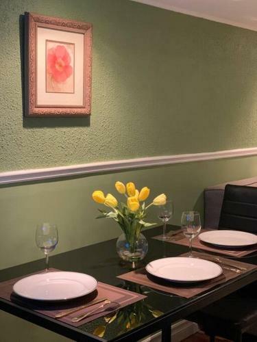 Newly Renovated Bsmt Apartment With Free Parking