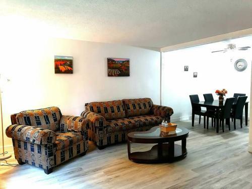 Apartamento Cheerful 3-bedroom Home In Prime Location