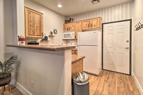 Apartamento Rustic-chic Overgaard Condo With Fishing Pond!