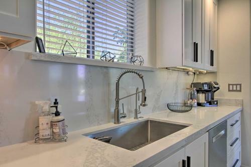 Modern Scottsdale Gem Hike, Golf, Explore!