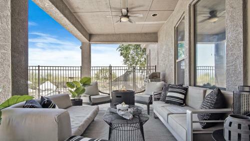 Modern Scottsdale Gem Hike, Golf, Explore!
