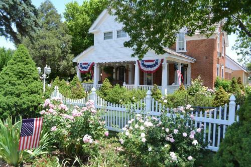 Hotel Heritage Inn #10 Ethel Ray Flake By Kabino