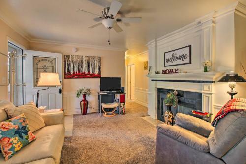 Quaint Show Low Cabin With 2 Decks And Gas Grill!