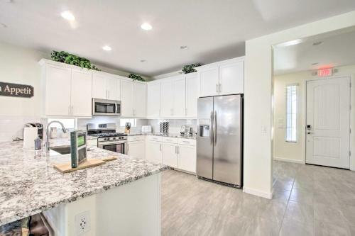 Spacious Surprise Home Near Sports Stadiums!