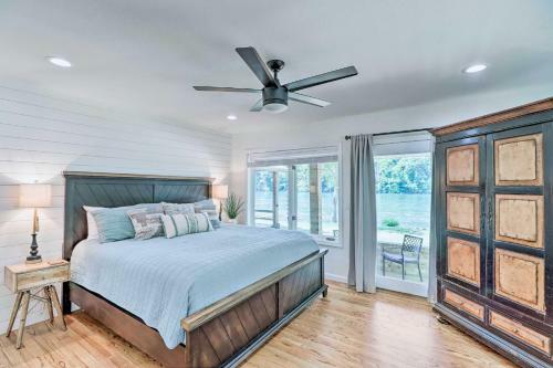 Cotter Home With Direct Access To White River!