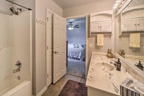 Convenient Centerton Retreat With Deck And Yard!