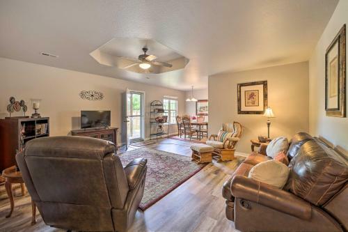 Convenient Centerton Retreat With Deck And Yard!