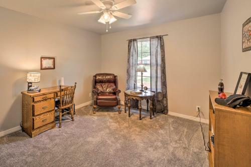 Convenient Centerton Retreat With Deck And Yard!