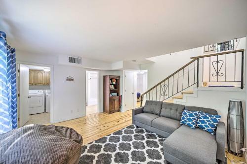 Stunning Bella Vista Retreat With Lake Access!