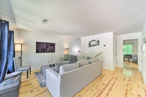 Stunning Bella Vista Retreat With Lake Access!