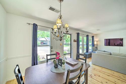 Stunning Bella Vista Retreat With Lake Access!