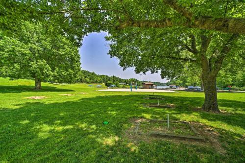 Stunning Bella Vista Retreat With Lake Access!