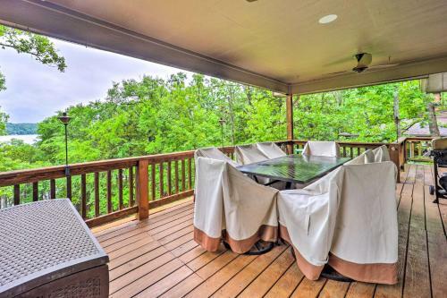 Waterfront Home On Beaver Lake With 2 Decks!