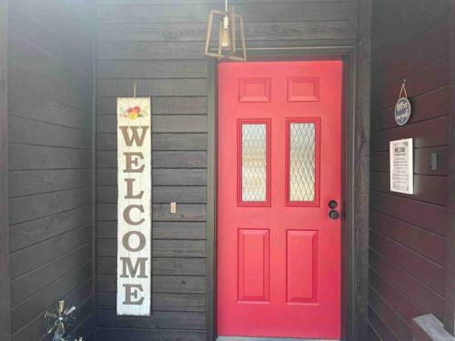 Be Our Guest And Vacay By The Lake!
