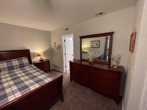 Be Our Guest And Vacay By The Lake!