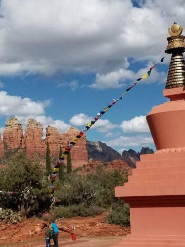 3 Bedroom With Stunning Red Rock Views! Walk To Trails!