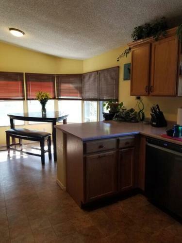 3 Bedroom With Stunning Red Rock Views! Walk To Trails!