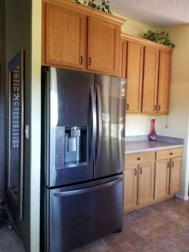 3 Bedroom With Stunning Red Rock Views! Walk To Trails!