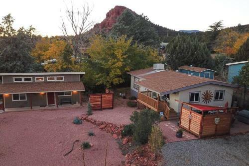 Serene 2 Bedroom! Walk To Trails! Red Rock Mountain Views!