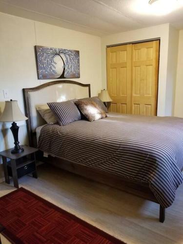Serene 2 Bedroom! Walk To Trails! Red Rock Mountain Views!