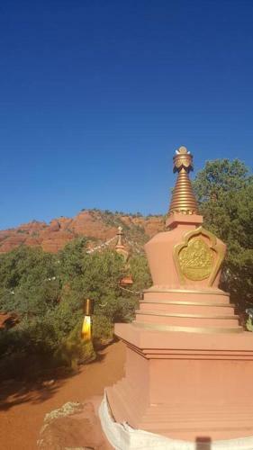 Serene 2 Bedroom! Walk To Trails! Red Rock Mountain Views!