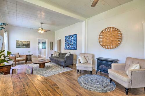 Central Fayetteville Home - Walk To Downtown!