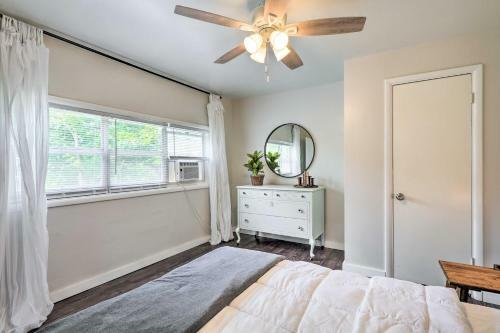 Central Fayetteville Home - Walk To Downtown!