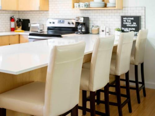 Condo On College Close To University & Razorback Stadium