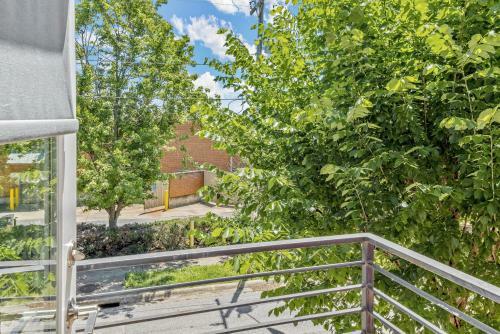 Condo On College Close To University & Razorback Stadium