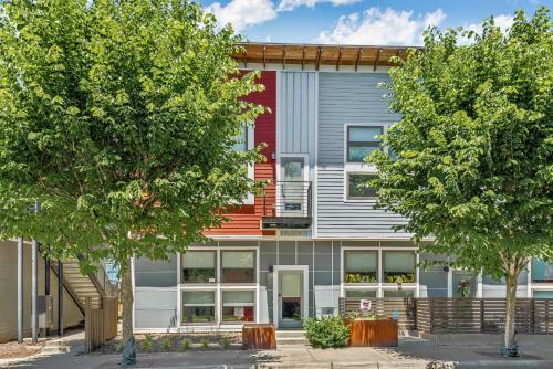 Condo On College Close To University & Razorback Stadium