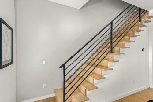 Condo On College Close To University & Razorback Stadium