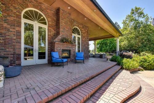 Provence Estate Nestled Along Lodi Wine Trails