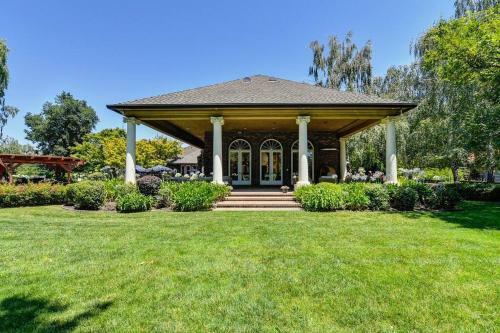 Provence Estate Nestled Along Lodi Wine Trails