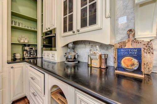 Provence Estate Nestled Along Lodi Wine Trails