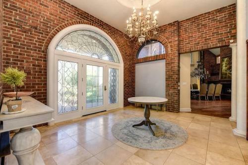Provence Estate Nestled Along Lodi Wine Trails