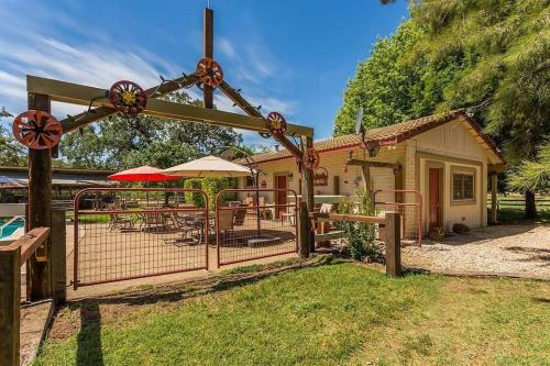 Ring Ranch Country Side Oasis With Pool