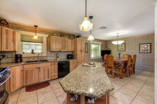 Ring Ranch Country Side Oasis With Pool