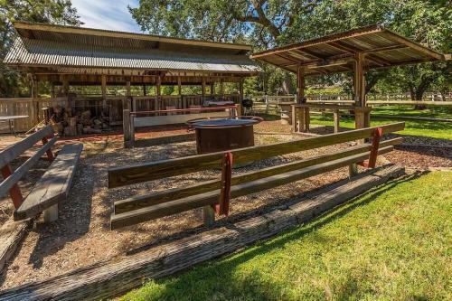 Ring Ranch Country Side Oasis With Pool