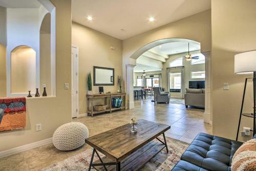 Family-friendly Home About 11 Mi To Dtwn Phoenix!