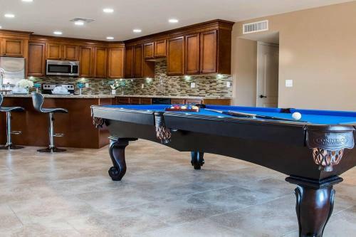 Hot Tub! 10beds! Old Town Scottsdale Stays