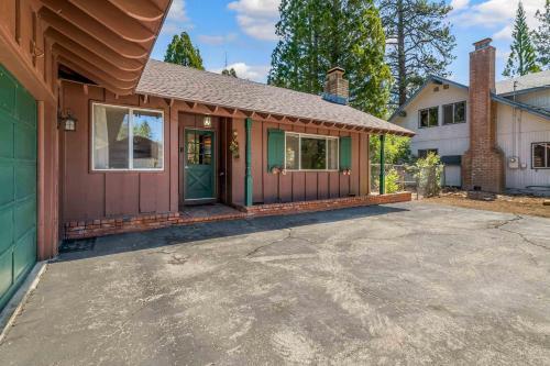 Lakeview Cozy Retreat