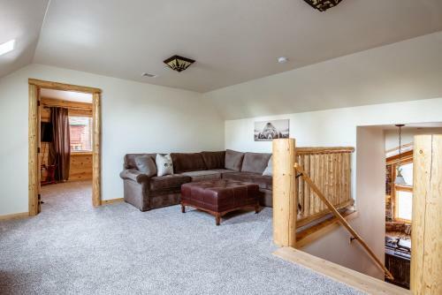 49 - Fawn Trail Lodge Home