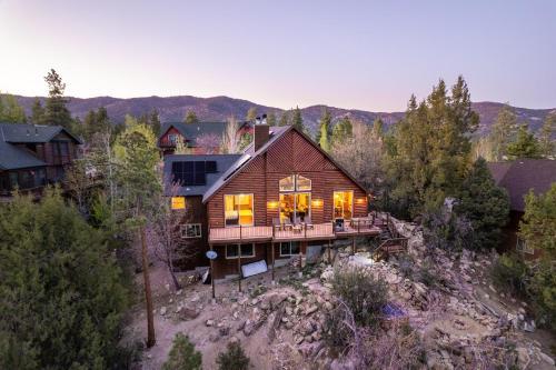 41 - View On The Rocks Home