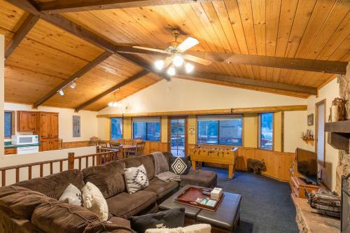 37 - Mountain Hideaway Home