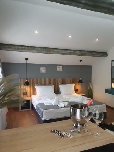 Hotel Kamelia Guest Rooms