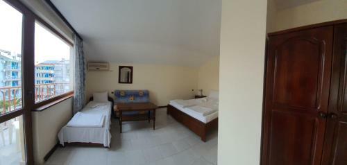 Lazur Hotel